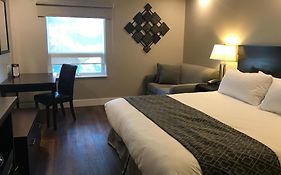 Chateau Louis Hotel & Conference Centre